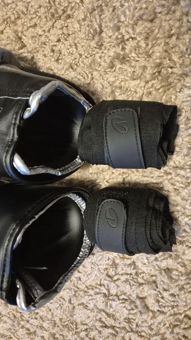 Vand manusi box / kick boxing noi cu tot cu fase elastice