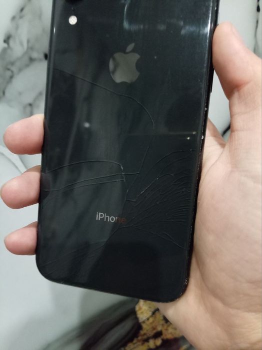 Продам Айфон хр 64 гб