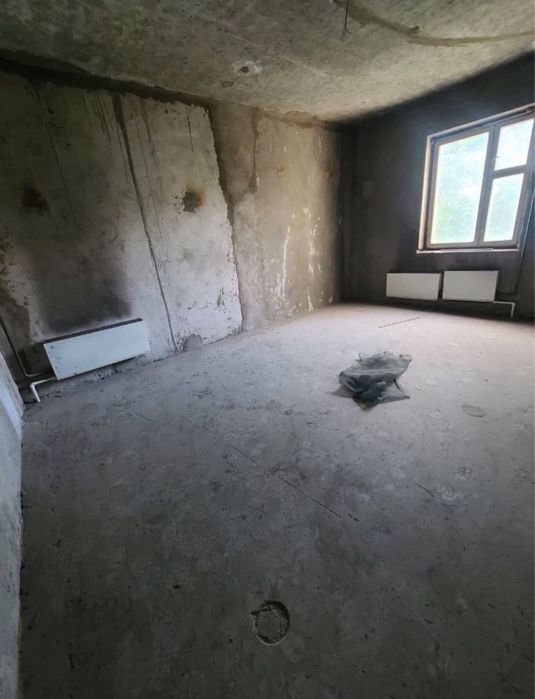 Нукусская Центральная Авиакасса 175м2  5/2/12 банковский дом