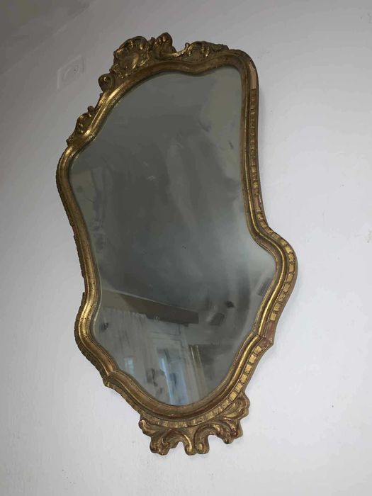 Oglinda de perete din lemn cu ornamente stil baroc