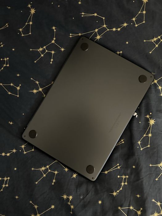 Macbook air M2 256gb в гаранция