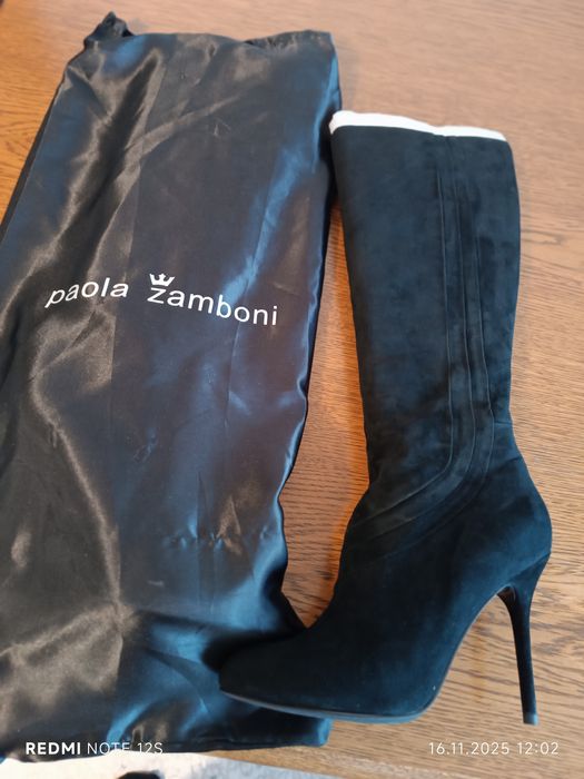 Замшевые сапоги с