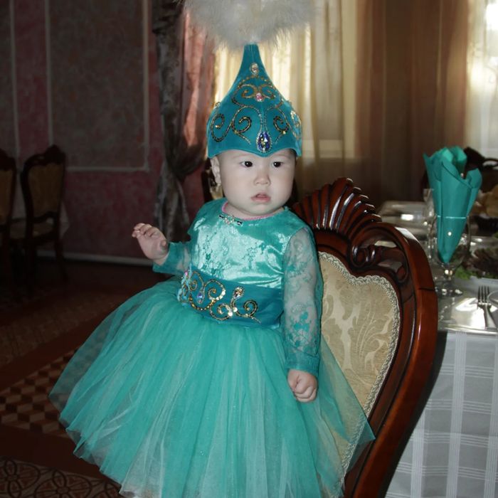 1жас тойға киім. Анасы мен қызы.