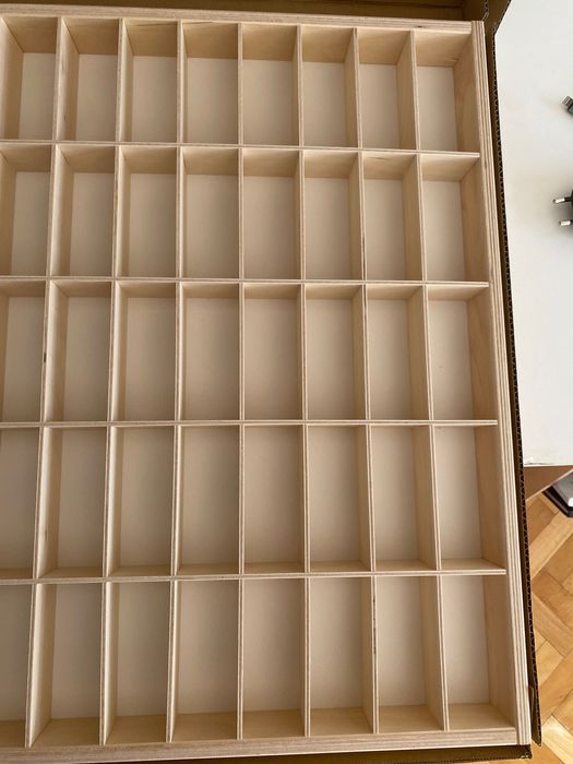 Дефектен дървен рафт, етажерка за колички, 90 отделения, Hot wheels