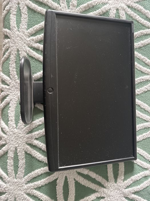 Монитор с проводами