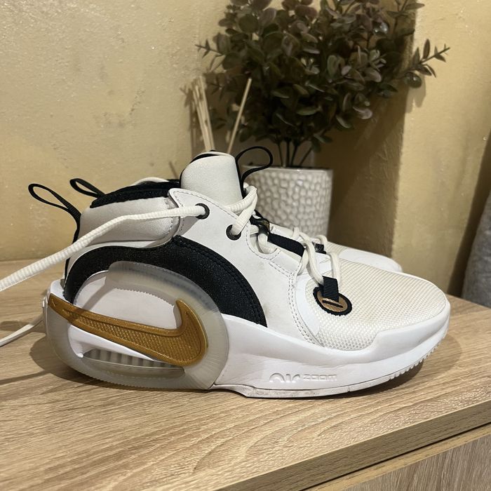Баскетболни маратонки NIKE