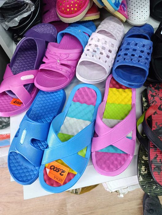 Шлепанцы,тапочки