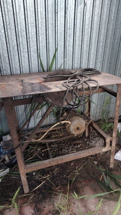 Станок универсальный распиловочный