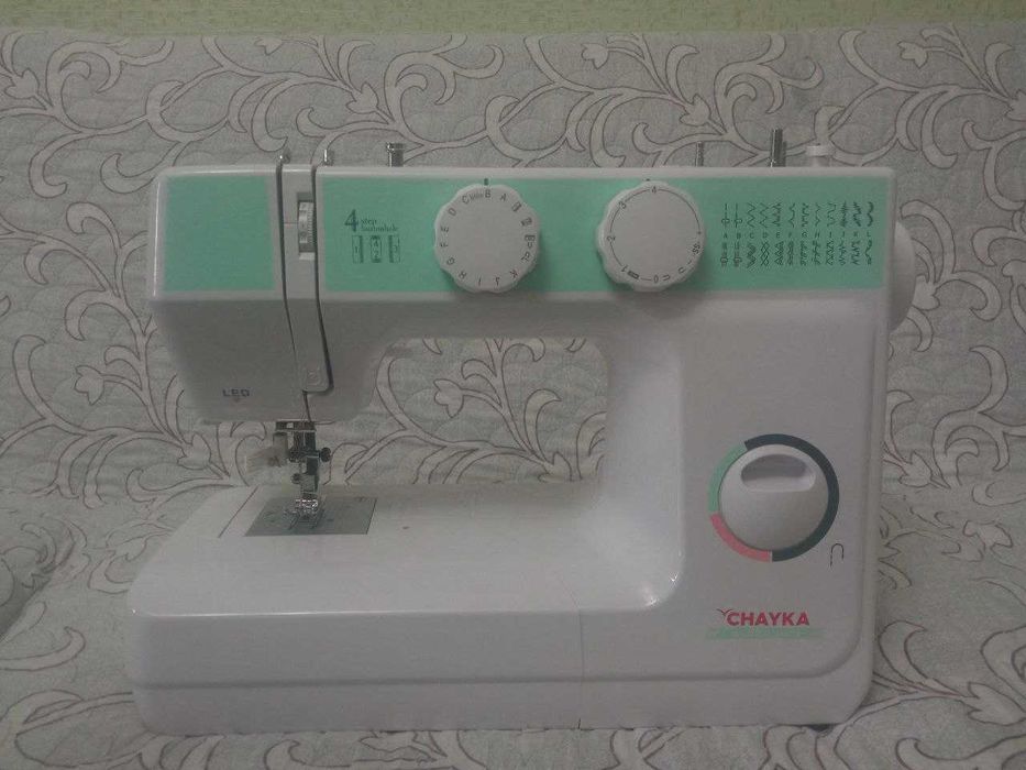 Продаётся швейная машинка Чайка