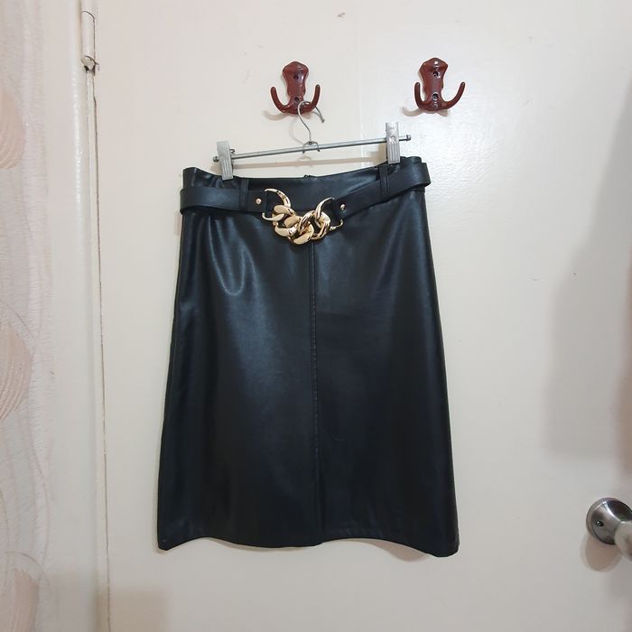 Новая кожаная юбка на весну