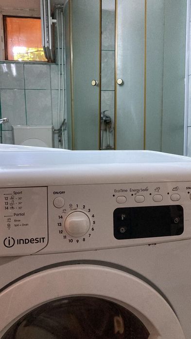 Închiriez o cameră la casa