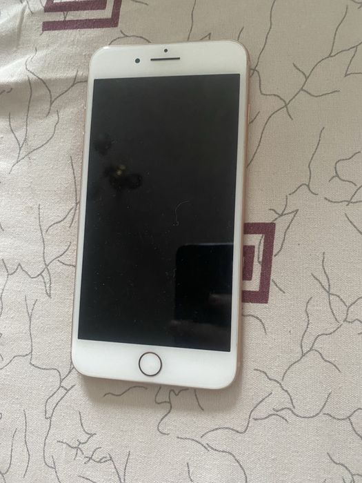 Продам айфон 8 плюс