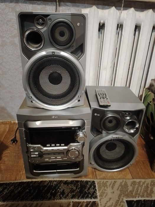 Музыкальный центр LG