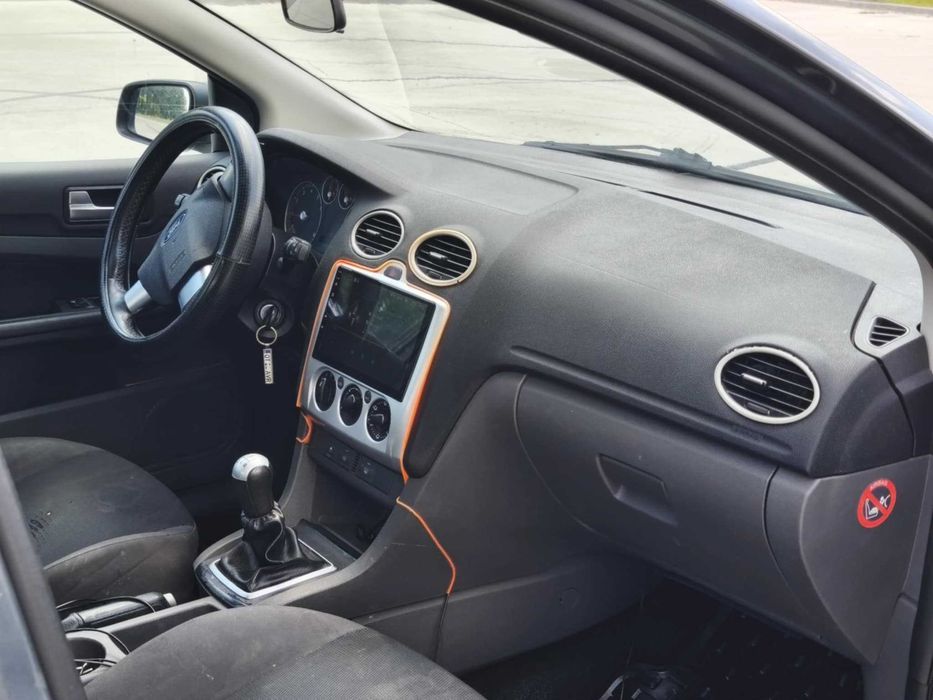 Ford focus 2005 vând sau schimb
