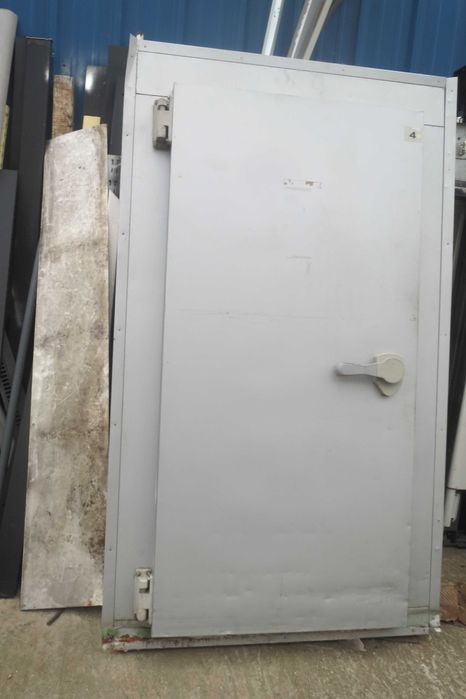 Врата за  камера с каса