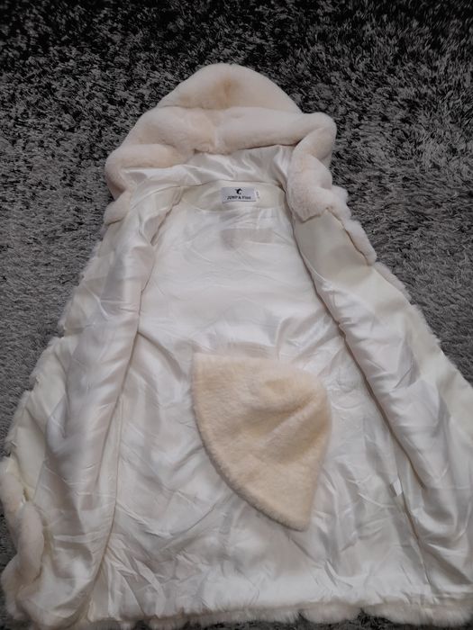 Дамска пухена грейка и шапка