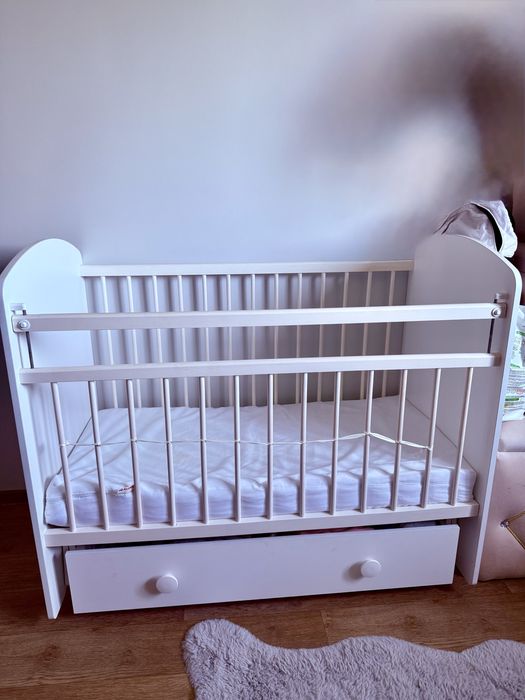 Детская кроватка