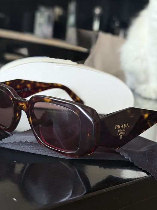 Слънчеви очила Prada