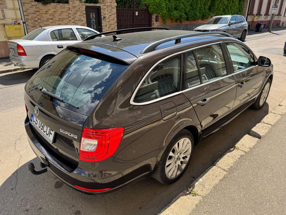 Vând Skoda Superb