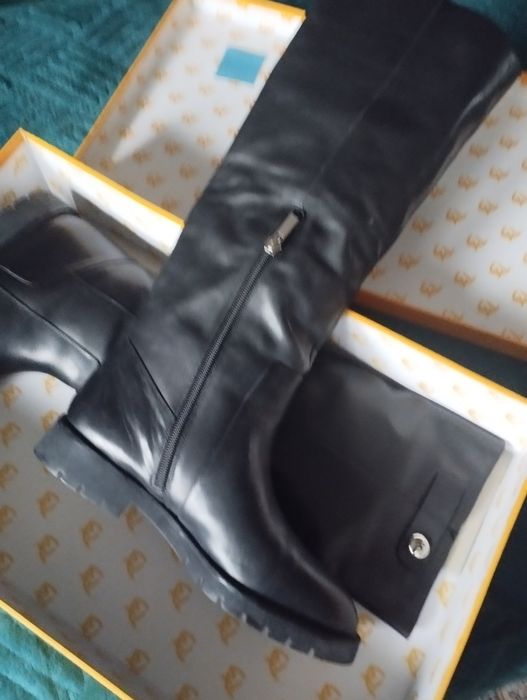 Продам сапоги женские