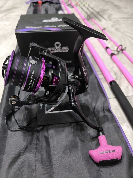2 Feedere FL BLACK FORCE PINK 3.60m 60-180g + 2 Mulinete PRO FL 7000