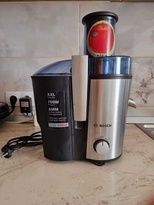 Storcator de fructe si legume Bosch MES3000 700W argintiu