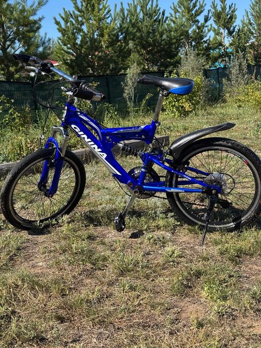 Продам велосипед Genina синего цвета