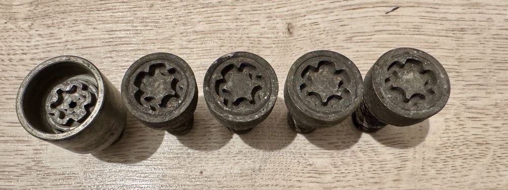 Секретни болтове за Audi a4 a5 a6