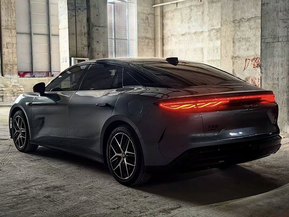 Byd ham L DM-P 4 WD gibrid 3.9 sekund