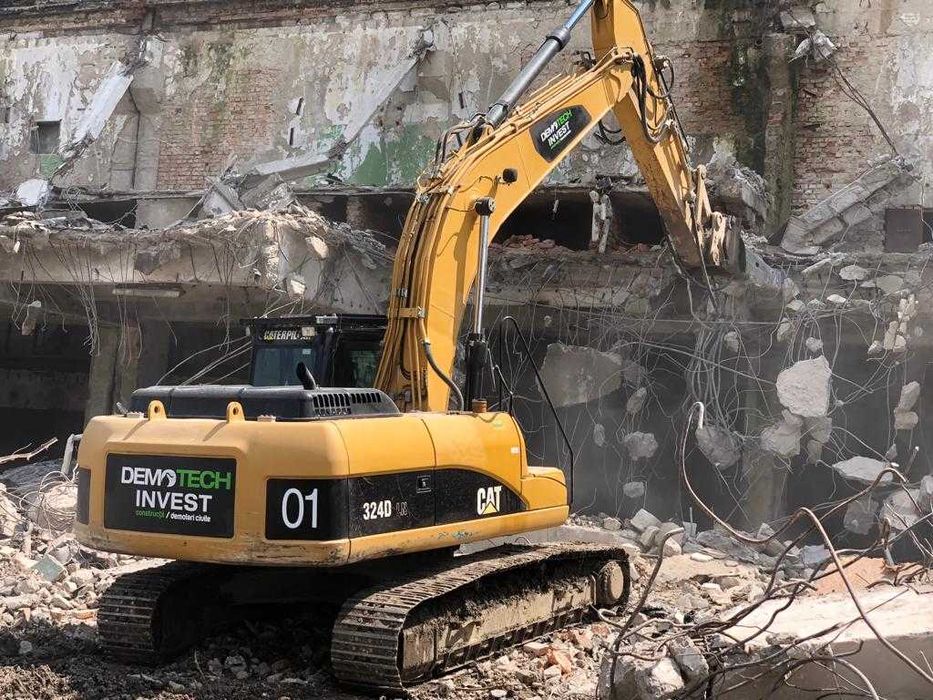 Închiriere utilaje construcții cu operator | Excavator, buldozer, demolări