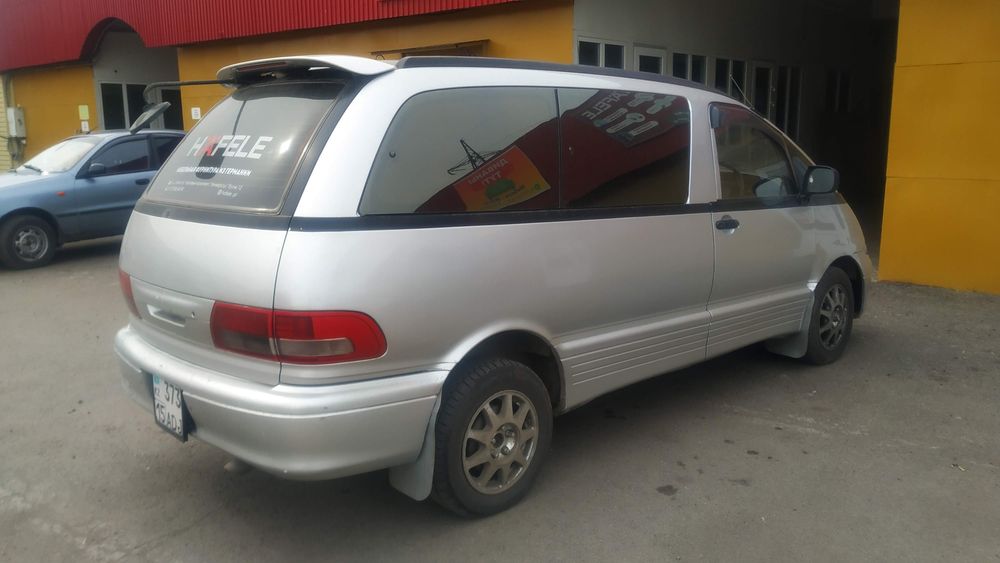 Toyota Estima Emina