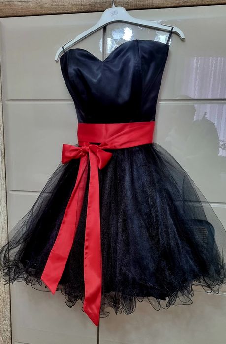 Официална къса  рокля