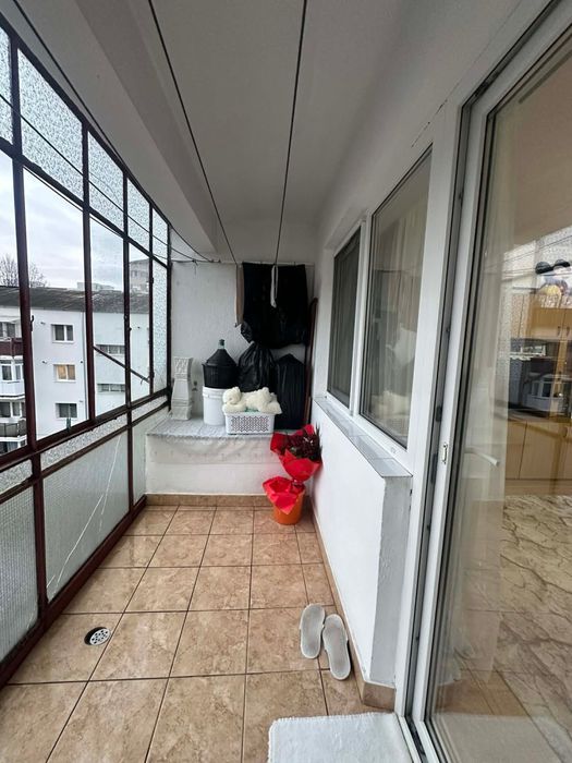 Apartament 2 camere de vânzare, semidecomandat