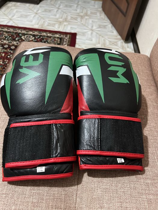 Boxs shlemi, perchatkasi