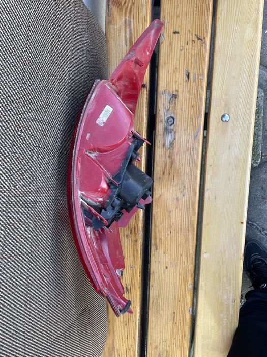 Оригинален ляв стоп за пежо 208 оборудван LED