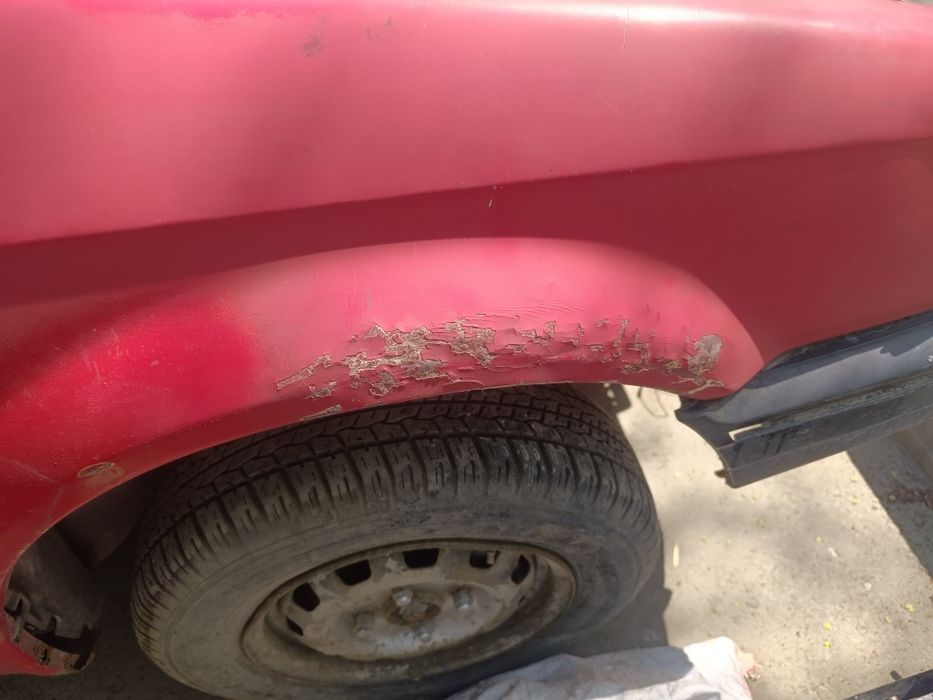 Переднее правое крыло Mazda 323 BF