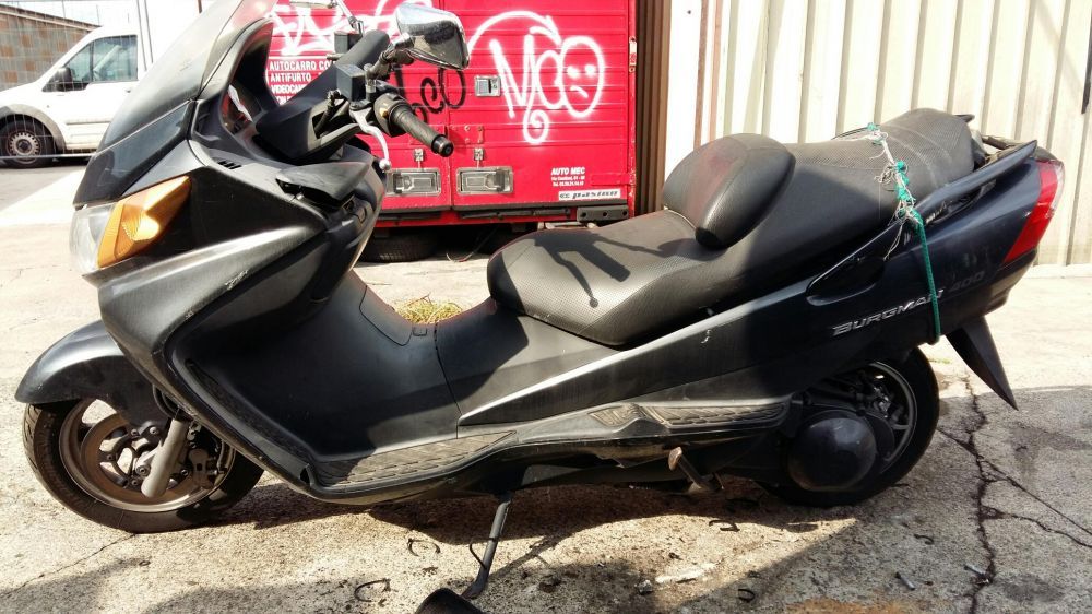 Suzuki Burgman -400 i– На части