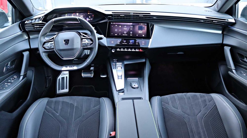 Peugeot 408 / GT / 2024 / Full LED / Camera/Ceasuri 3D / 84.000 KM