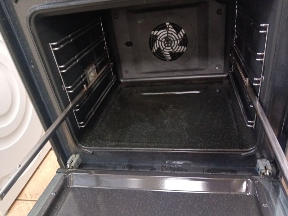 Иноксова  печка с керамичен плот VOSS Electrolux 2 години Гаранциия