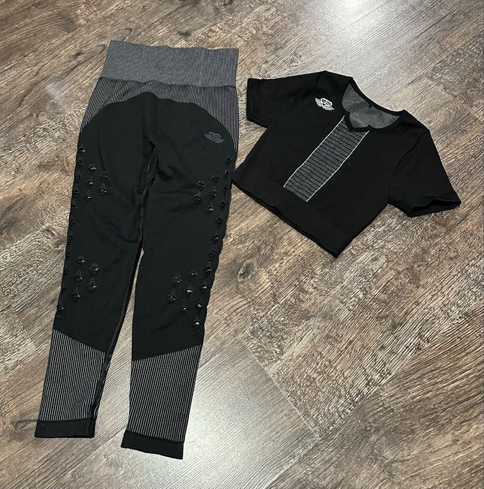 Сет от две части на Body engineers