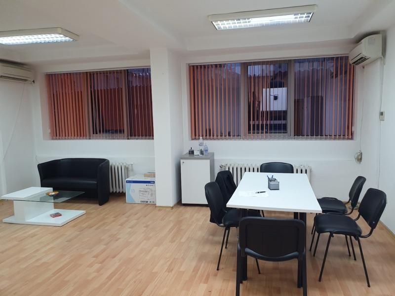 Дава се под наем Офис в София, Център - 36 кв.м за 490 € - Снимка #1