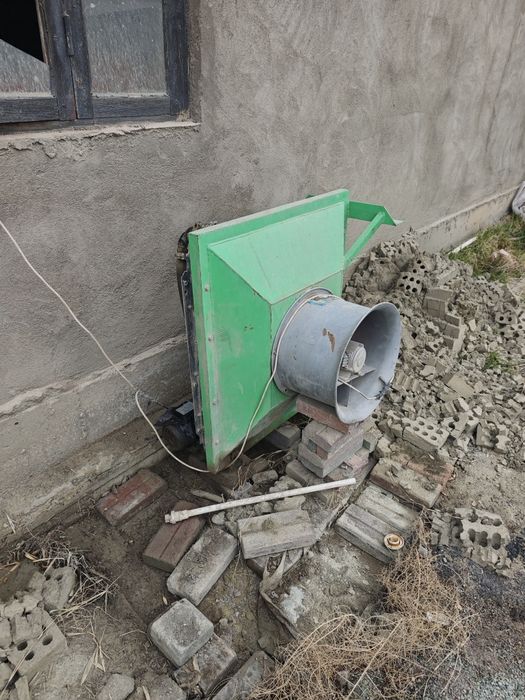 Продаётся гидравлический пресс 300тонн
Мощность 18 кВт. Производ