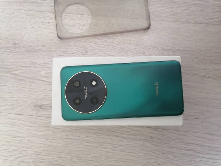 Huawei nova  12i
