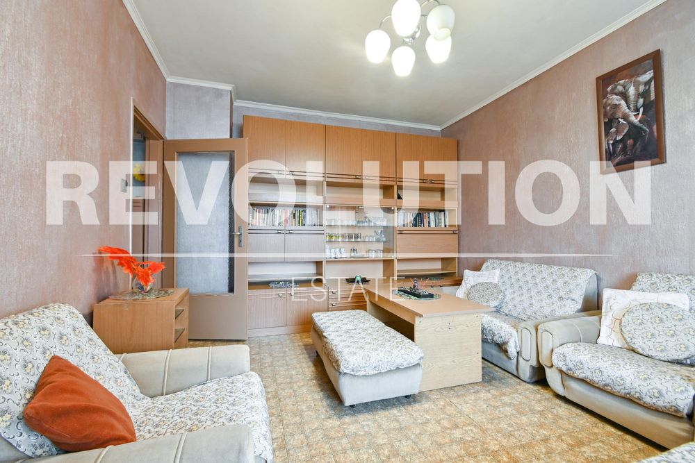 Дава се под наем Едностаен апартамент в София, Надежда 2 - 50 кв.м за 435 € - Снимка #2