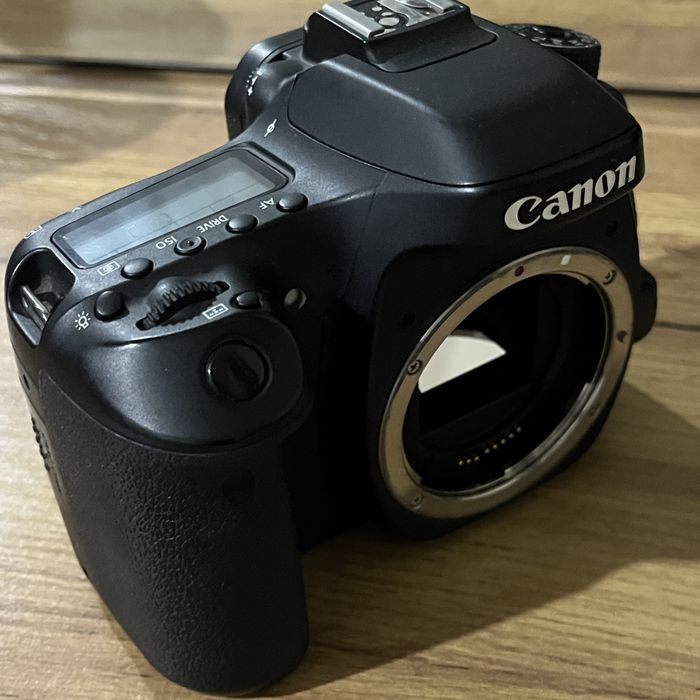 Canon 80D Sotiladi