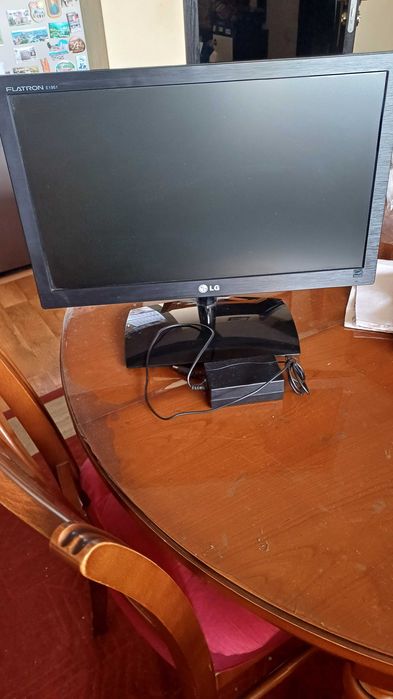 Монитор LG 19 инча