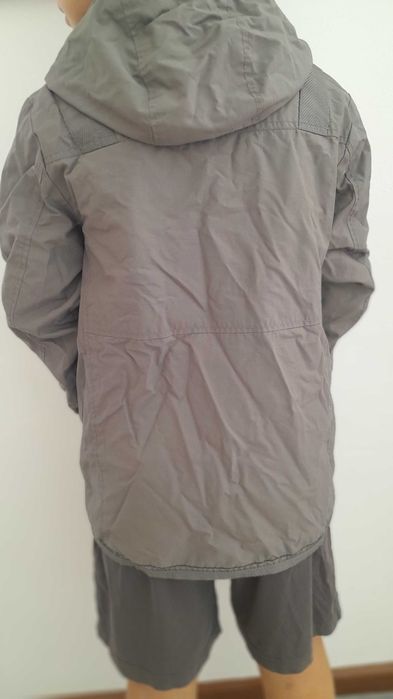 Продам детские куртки