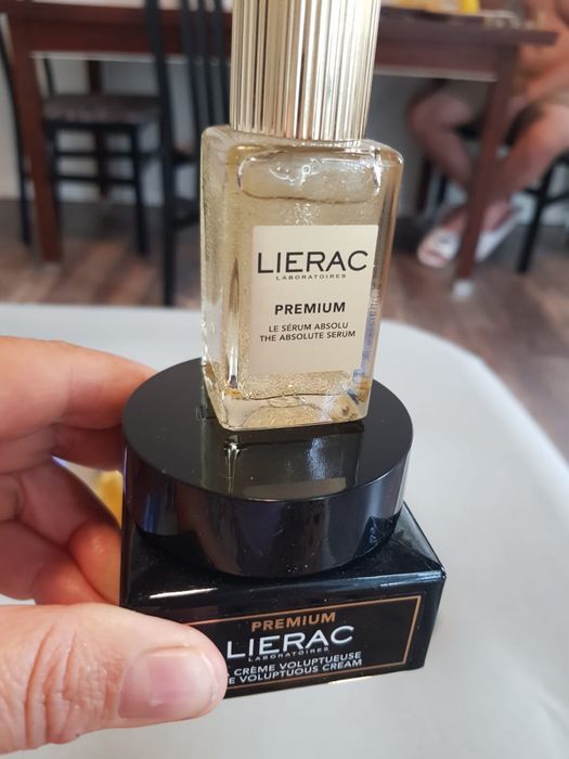 Produse cosmetice premium