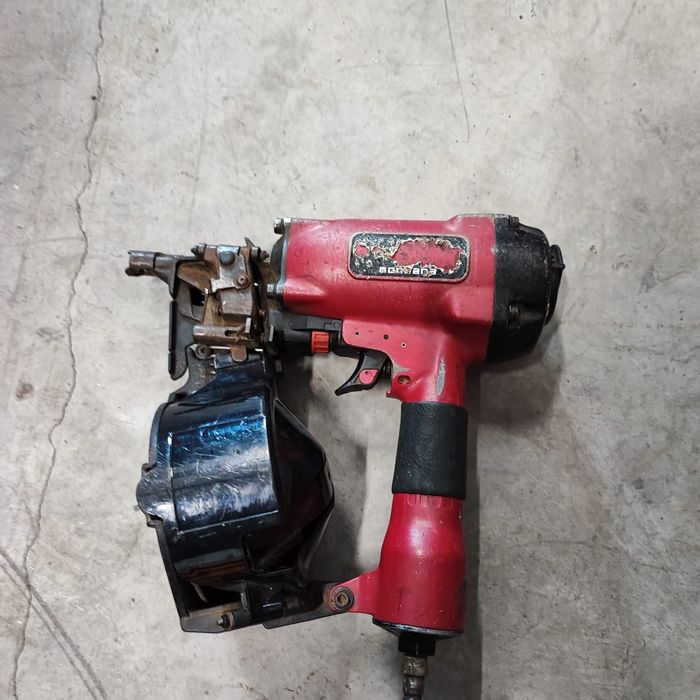 Montana  пневматичен пистолет за пирони на ролка до 50мм . 
Идеална м