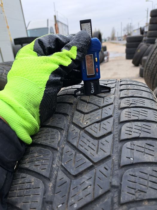 Anvelope de iarna 215-65r17 Pirelli